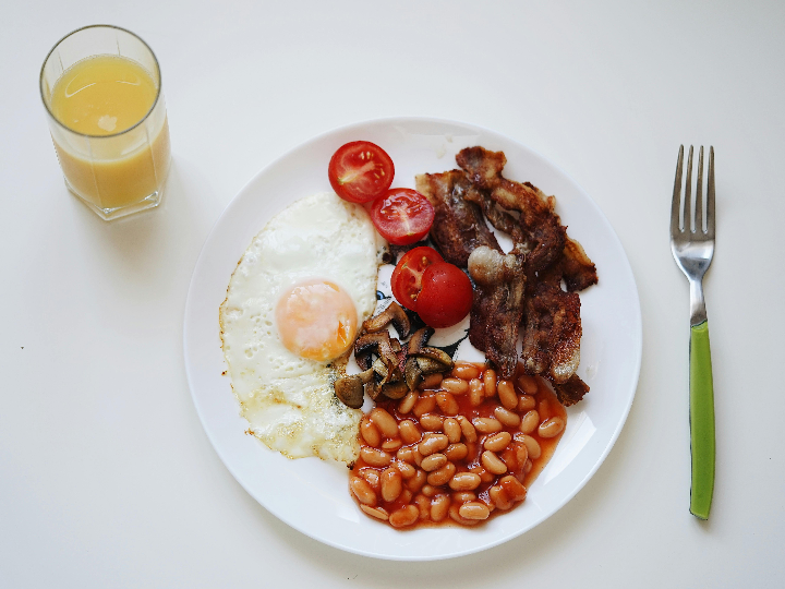 alubias con espinacas y huevo duro