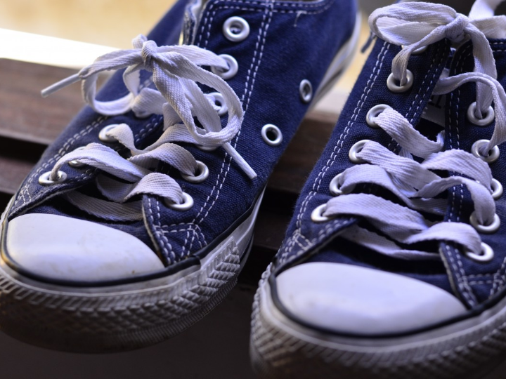 analisis de las converse negras de polipiel comodidad y estilo en tus pies