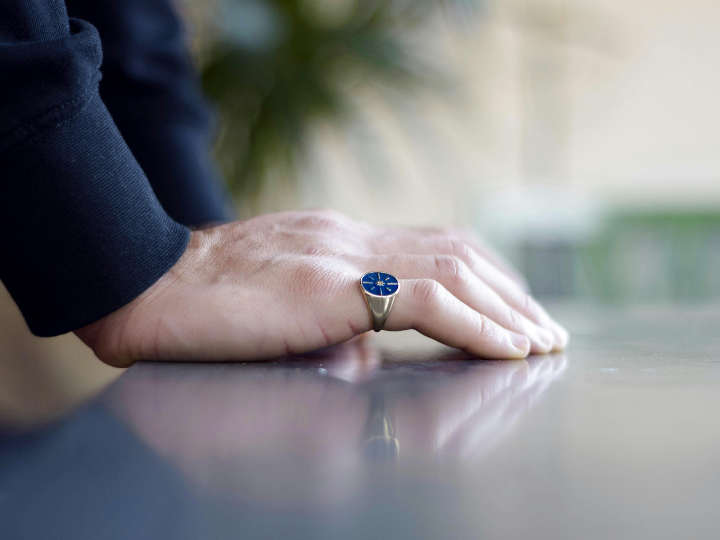 asi es la miel de palma una joya gastronomica de la gomera