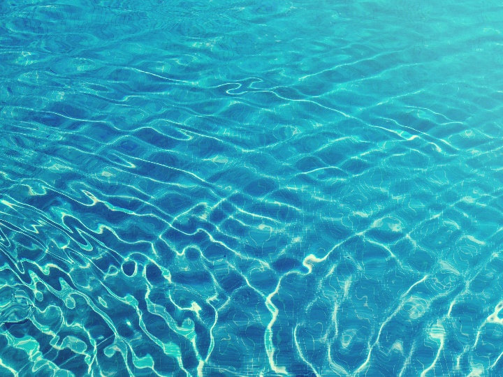 como enfriar el agua de la piscina con una manta termica