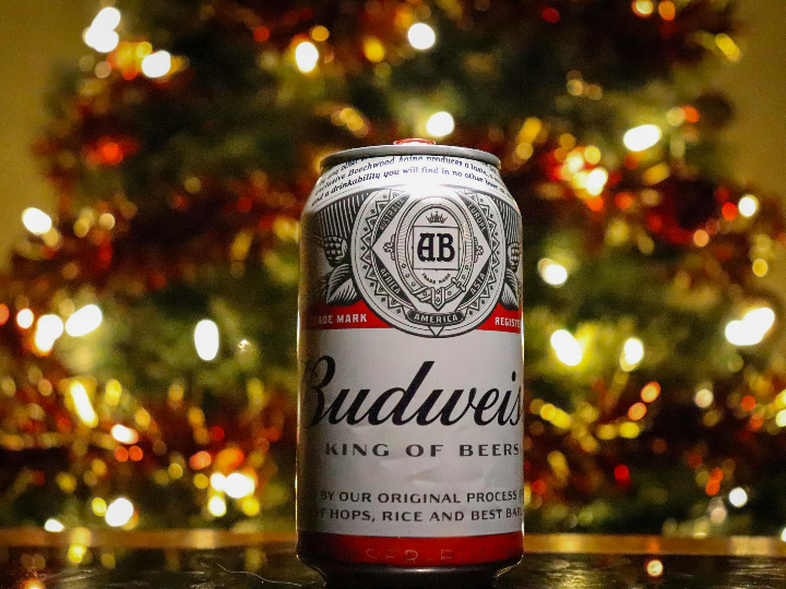 descubre por que la cerveza budweiser light es la eleccion perfecta para los amantes de la cerveza internacional