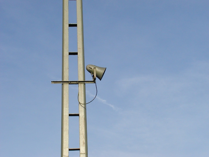 escucha la cancion del viento y pinball 1973