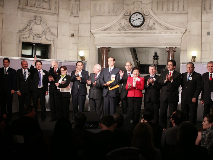 las 5 mejores propuestas para ir de mama de comunion con pantalon