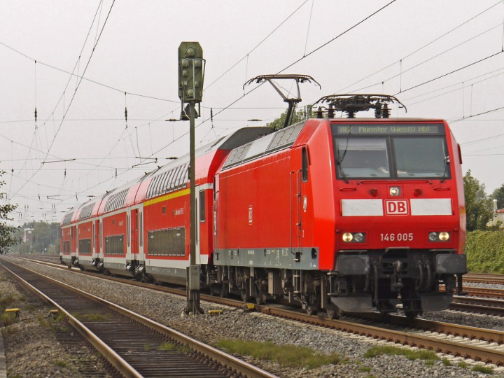 metro u bahn in amsterdam