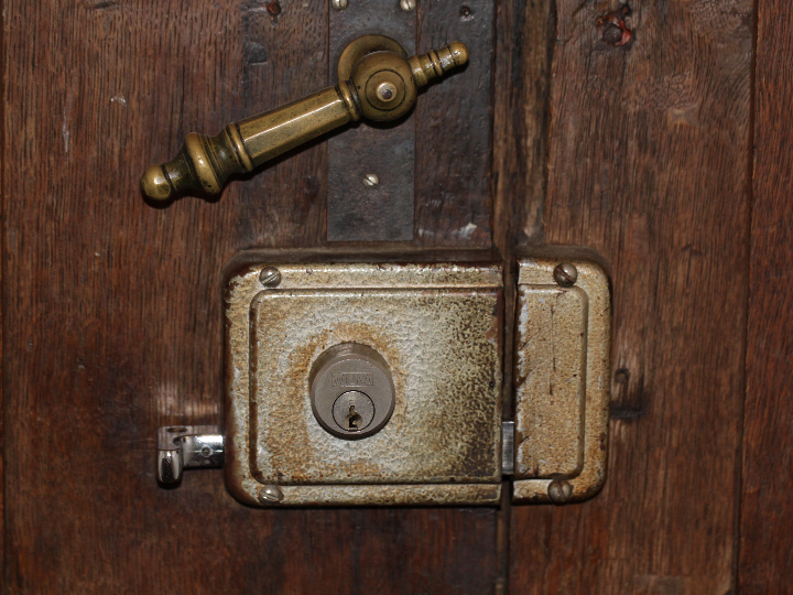 polea canal 80x16 mm u con caja para puerta corredera carga maxima 655 kg estebro