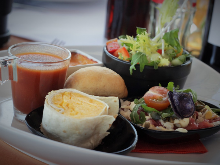 que se suele desayunar en portugal