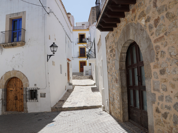 un monstruo en mi puerta o como construir a un monstruo